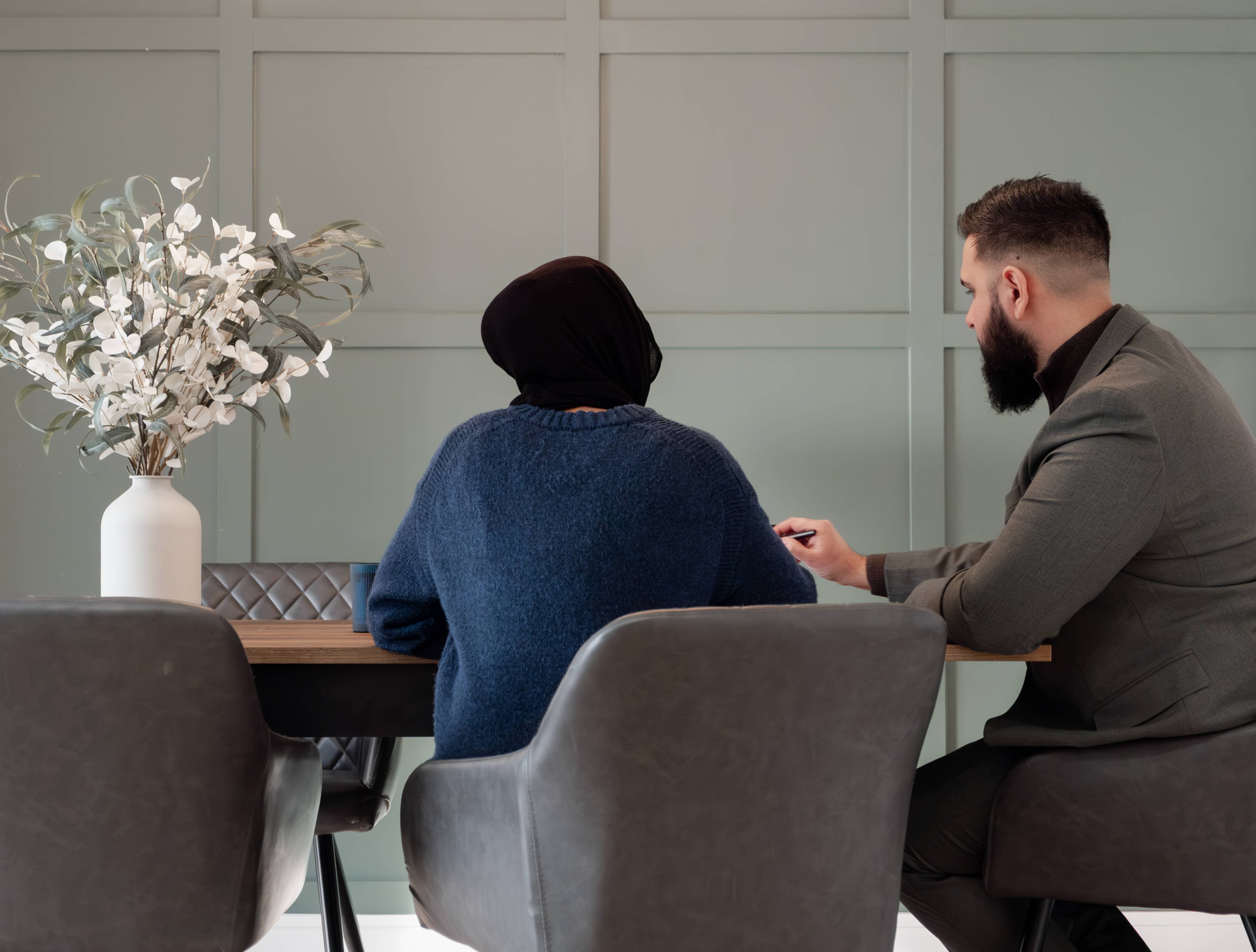 Managed vs Self-Managed Properties: A Clear Guide for Harrow & Watford Landlords