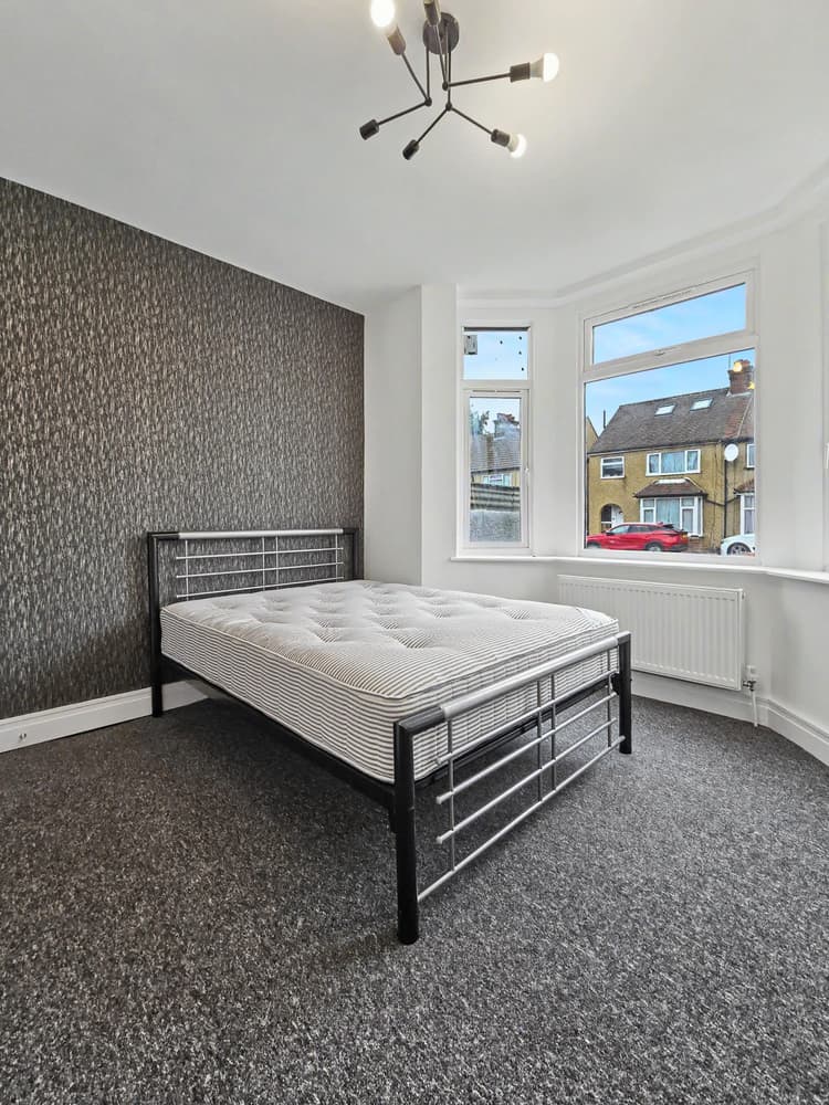 Whippendell Road, Watford, WD18 7PN